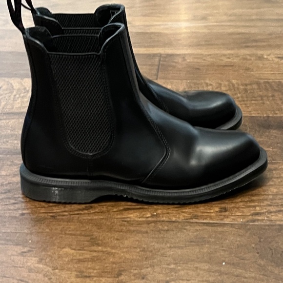 Dr. Marten’s FLORA SMOOTH CHELSEA BOOTS size 38 - Picture 3 of 12